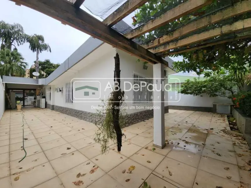 Casa com 3 quartos à venda, 210m2 em Rio De Janeiro - RJ - imagem 3 Foto 3 de Casa com 3 quartos à venda, 210m2 em Rio De Janeiro - RJ