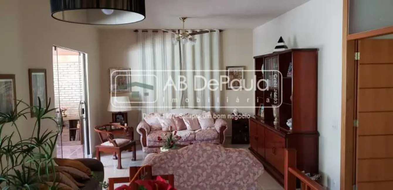 Foto 4 de Casa com 3 quartos à venda, 350m2 em Rio De Janeiro - RJ