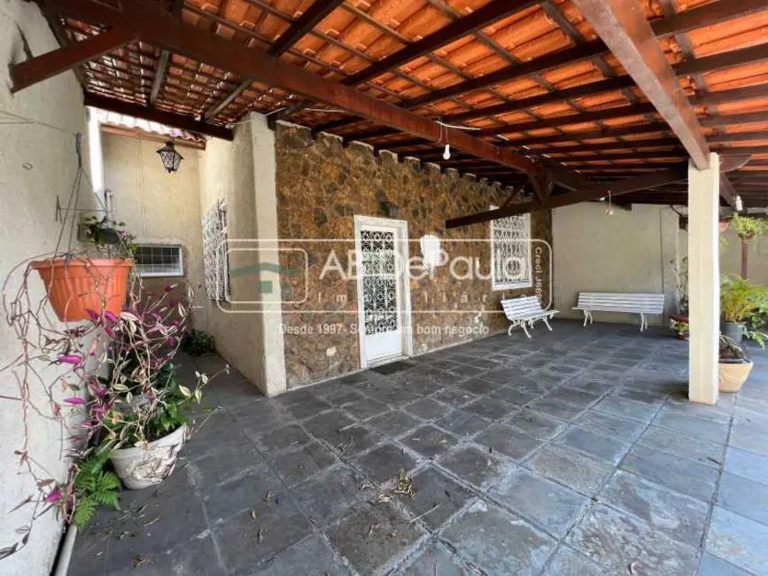 Casa com 3 quartos à venda, 290m2 em Rio De Janeiro - RJ - imagem 2 Foto 2 de Casa com 3 quartos à venda, 290m2 em Rio De Janeiro - RJ