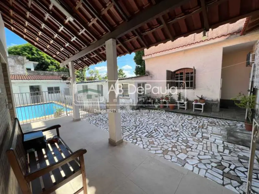 Casa com 3 quartos à venda, 290m2 em Rio De Janeiro - RJ - imagem 5 Foto 5 de Casa com 3 quartos à venda, 290m2 em Rio De Janeiro - RJ