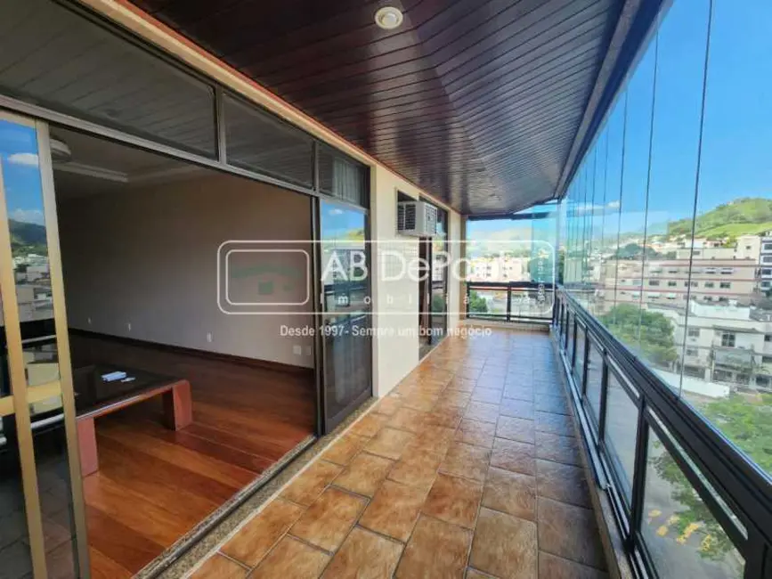 Foto 2 de Apartamento com 3 quartos à venda, 174m2 em Rio De Janeiro - RJ