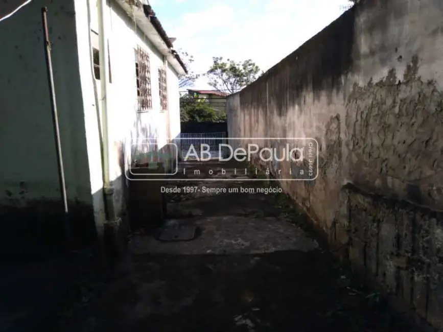 Foto 4 de Casa com 2 quartos à venda, 120m2 em Rio De Janeiro - RJ