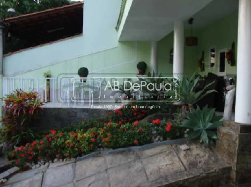 Foto 4 de Casa com 4 quartos à venda, 200m2 em Rio De Janeiro - RJ