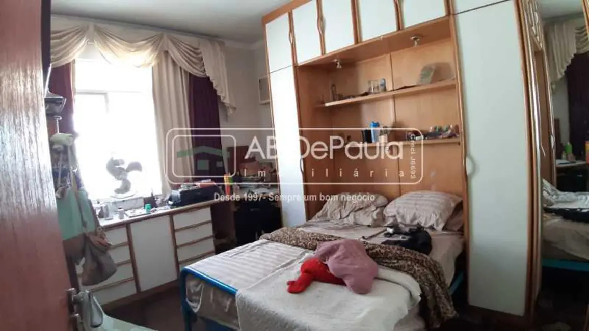 Casa com 4 quartos à venda, 140m2 em Rio De Janeiro - RJ - imagem 3 Foto 3 de Casa com 4 quartos à venda, 140m2 em Rio De Janeiro - RJ