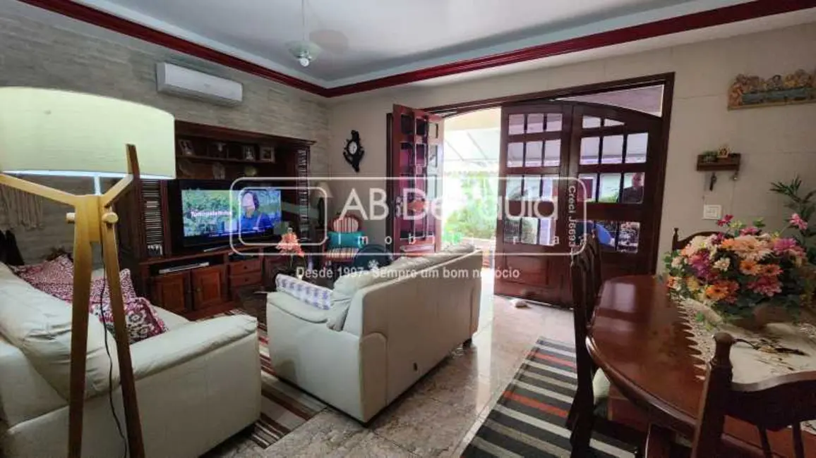 Casa com 4 quartos à venda, 351m2 em Rio De Janeiro - RJ - imagem 9 Foto 9 de Casa com 4 quartos à venda, 351m2 em Rio De Janeiro - RJ