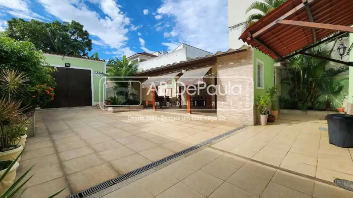 Casa com 4 quartos à venda, 351m2 em Rio De Janeiro - RJ - imagem 4 Foto 4 de Casa com 4 quartos à venda, 351m2 em Rio De Janeiro - RJ