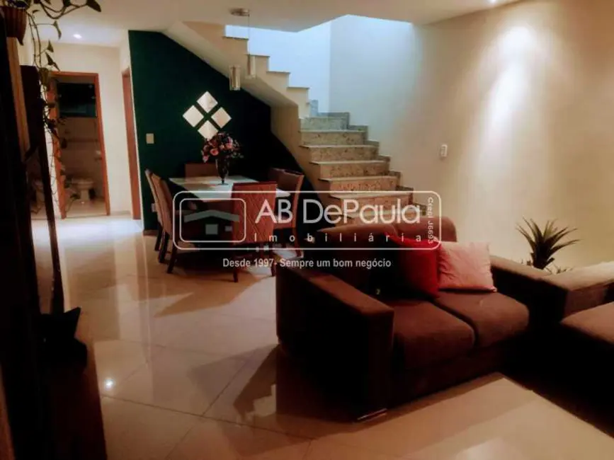 Casa de Condomínio com 3 quartos à venda, 150m2 em Rio De Janeiro - RJ - imagem 4 Foto 4 de Casa de Condomínio com 3 quartos à venda, 150m2 em Rio De Janeiro - RJ