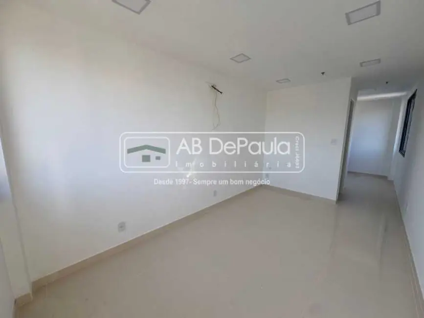 Sala Comercial à venda e para alugar, 26m2 em Rio De Janeiro - RJ - imagem 1 Foto 1 de Sala Comercial à venda e para alugar, 26m2 em Rio De Janeiro - RJ