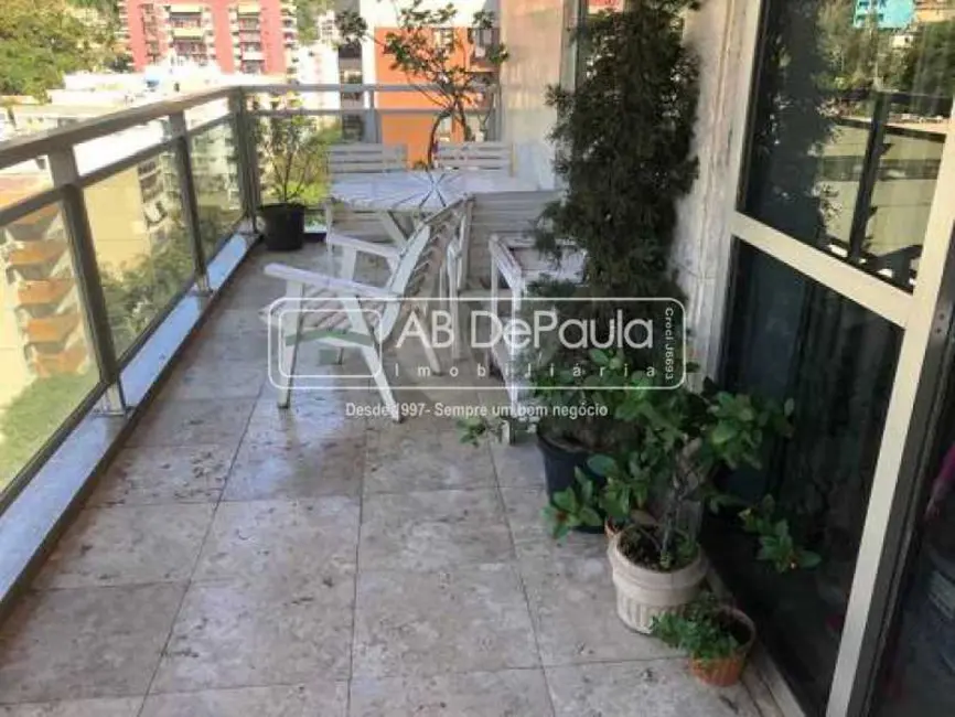 Foto 2 de Apartamento com 4 quartos à venda, 150m2 em Rio De Janeiro - RJ