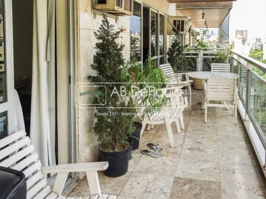 Foto 3 de Apartamento com 4 quartos à venda, 150m2 em Rio De Janeiro - RJ