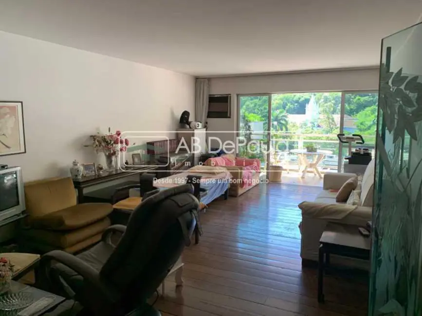 Foto 4 de Apartamento com 4 quartos à venda, 150m2 em Rio De Janeiro - RJ
