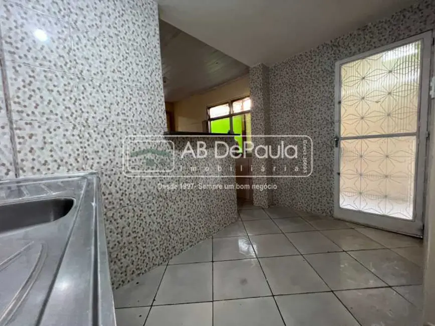 Casa com 2 quartos para alugar, 50m2 em Rio De Janeiro - RJ - imagem 4 Foto 4 de Casa com 2 quartos para alugar, 50m2 em Rio De Janeiro - RJ