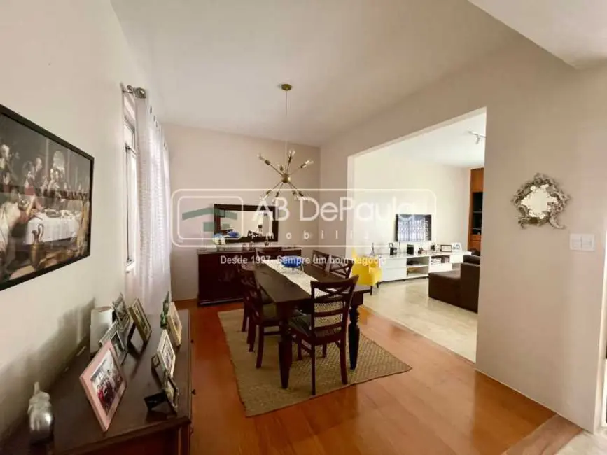 Foto 3 de Casa com 6 quartos à venda, 412m2 em Rio De Janeiro - RJ