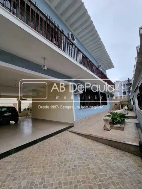 Foto 2 de Casa com 4 quartos à venda, 270m2 em Rio De Janeiro - RJ