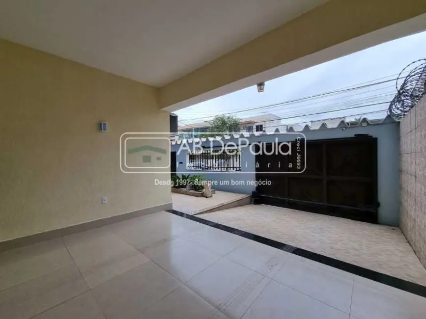 Foto 3 de Casa com 4 quartos à venda, 270m2 em Rio De Janeiro - RJ