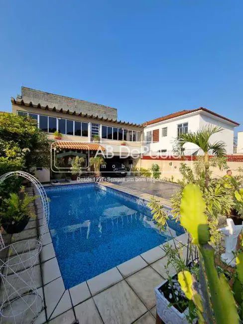 Casa com 4 quartos à venda, 276m2 em Rio De Janeiro - RJ - imagem 4 Foto 4 de Casa com 4 quartos à venda, 276m2 em Rio De Janeiro - RJ