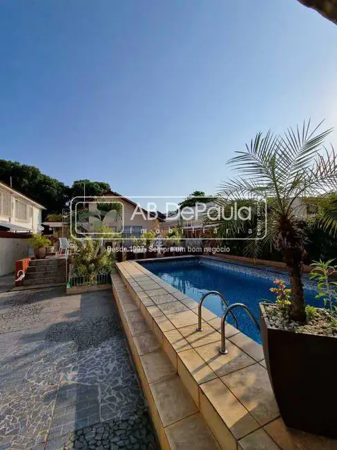 Casa com 4 quartos à venda, 276m2 em Rio De Janeiro - RJ - imagem 3 Foto 3 de Casa com 4 quartos à venda, 276m2 em Rio De Janeiro - RJ