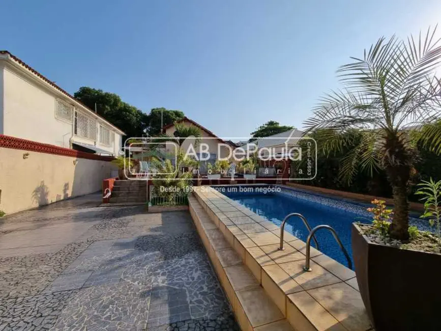 Casa com 4 quartos à venda, 276m2 em Rio De Janeiro - RJ - imagem 6 Foto 6 de Casa com 4 quartos à venda, 276m2 em Rio De Janeiro - RJ