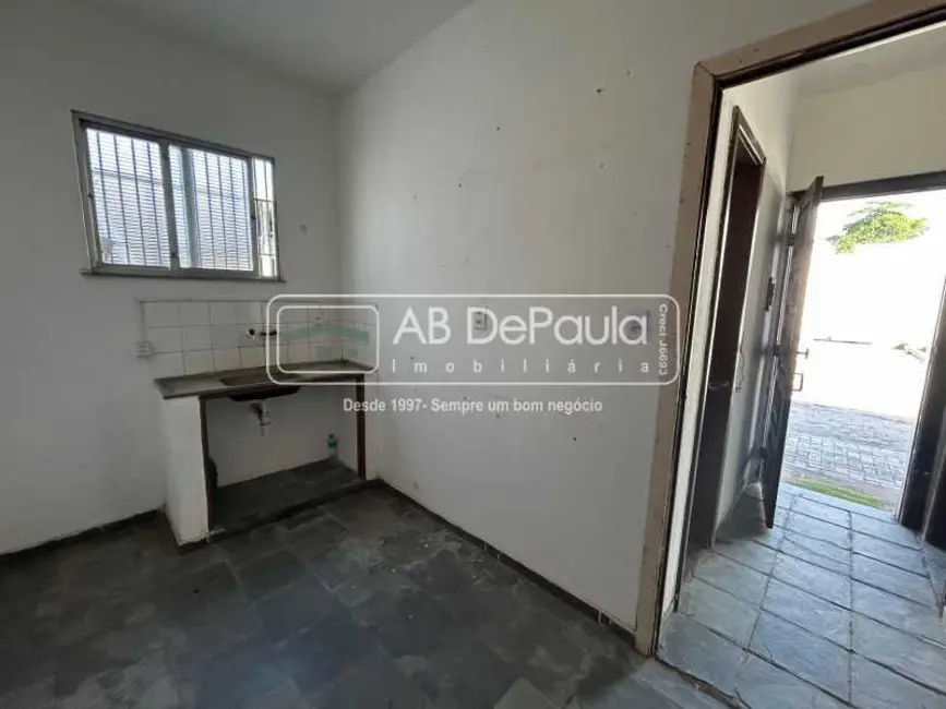 Armazém / Galpão para alugar, 700m2 em Rio De Janeiro - RJ - imagem 5 Foto 5 de Armazém / Galpão para alugar, 700m2 em Rio De Janeiro - RJ