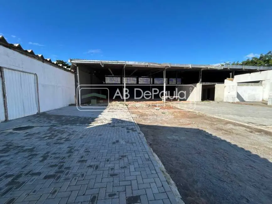 Armazém / Galpão para alugar, 700m2 em Rio De Janeiro - RJ - imagem 2 Foto 2 de Armazém / Galpão para alugar, 700m2 em Rio De Janeiro - RJ