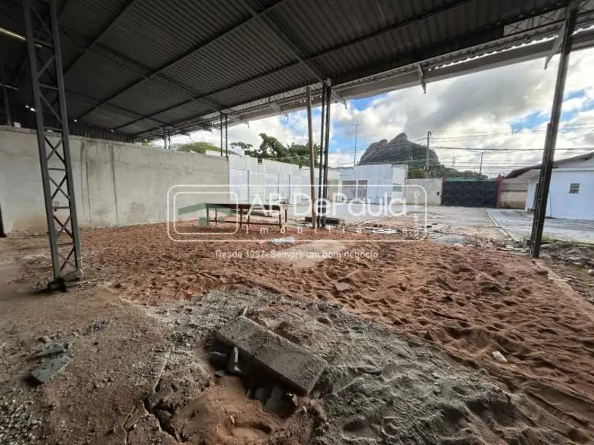 Armazém / Galpão para alugar, 700m2 em Rio De Janeiro - RJ - imagem 4 Foto 4 de Armazém / Galpão para alugar, 700m2 em Rio De Janeiro - RJ