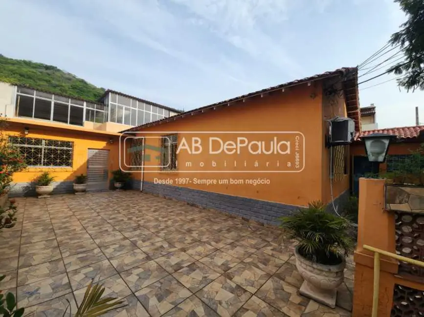 Foto 3 de Casa com 6 quartos à venda, 220m2 em Rio De Janeiro - RJ