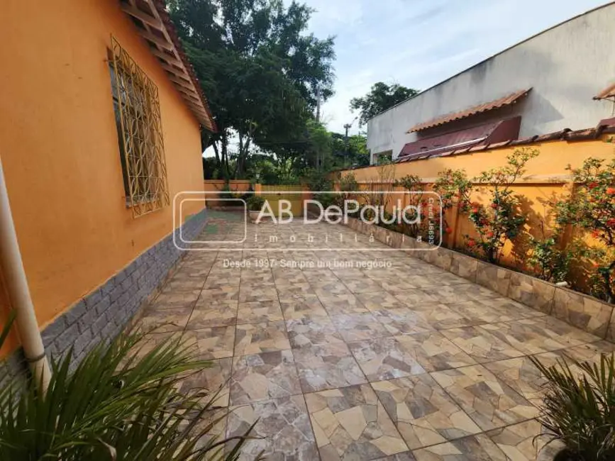 Foto 2 de Casa com 6 quartos à venda, 220m2 em Rio De Janeiro - RJ