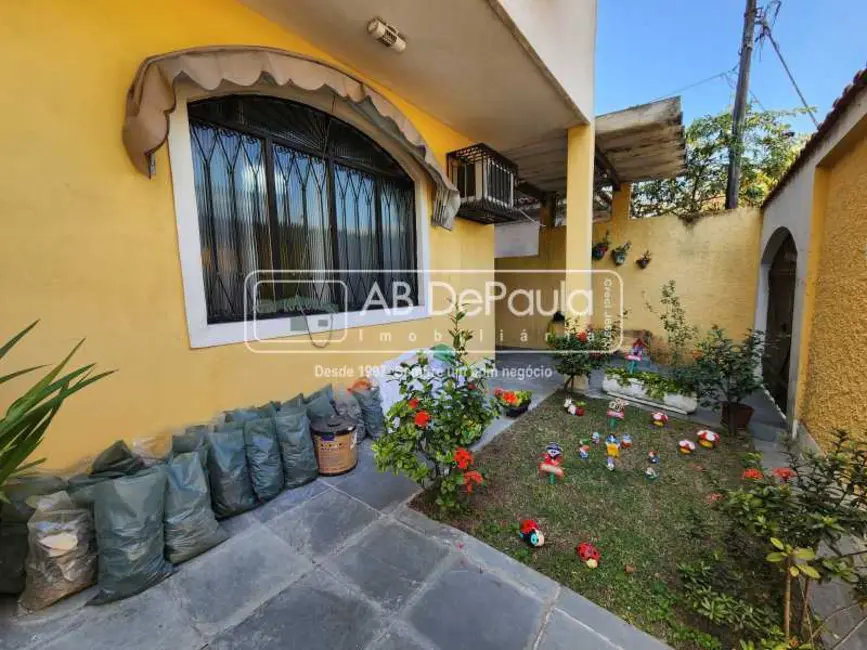 Casa com 3 quartos à venda, 290m2 em Rio De Janeiro - RJ - imagem 2 Foto 2 de Casa com 3 quartos à venda, 290m2 em Rio De Janeiro - RJ