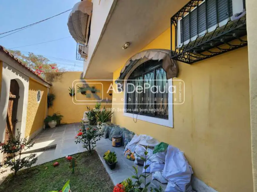 Casa com 3 quartos à venda, 290m2 em Rio De Janeiro - RJ - imagem 3 Foto 3 de Casa com 3 quartos à venda, 290m2 em Rio De Janeiro - RJ