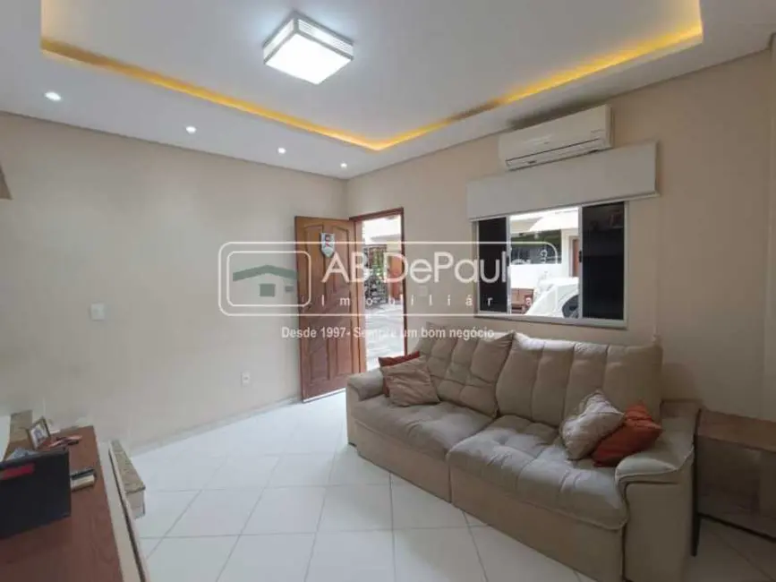 Casa com 2 quartos à venda, 64m2 em Rio De Janeiro - RJ - imagem 4 Foto 4 de Casa com 2 quartos à venda, 64m2 em Rio De Janeiro - RJ