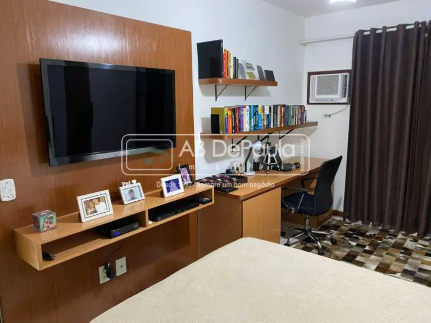 Foto 8 de Casa com 2 quartos à venda, 70m2 em Rio De Janeiro - RJ