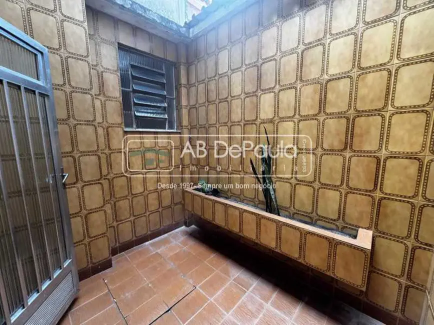 Foto 8 de Casa com 4 quartos para alugar, 229m2 em Rio De Janeiro - RJ