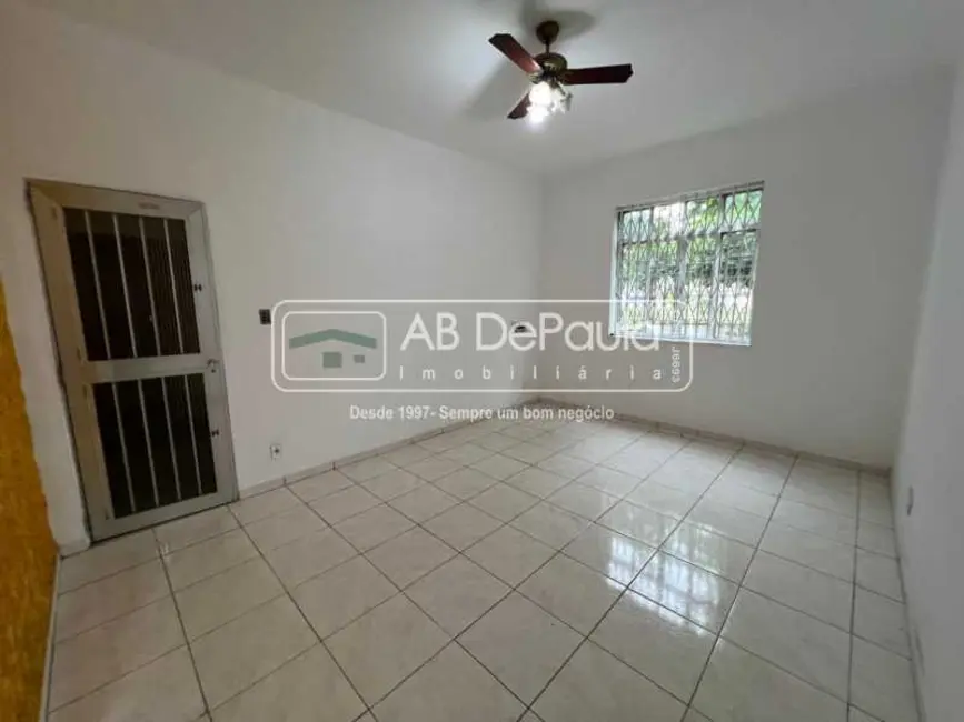 Foto 2 de Apartamento com 4 quartos para alugar, 94m2 em Rio De Janeiro - RJ