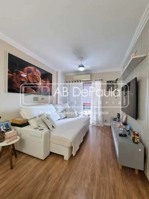 Apartamento com 3 quartos à venda, 111m2 em Rio De Janeiro - RJ - imagem 2 Foto 2 de Apartamento com 3 quartos à venda, 111m2 em Rio De Janeiro - RJ