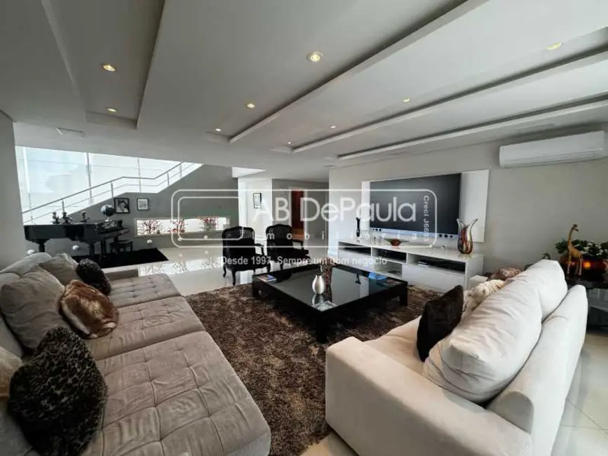 Casa de Condomínio com 5 quartos à venda, 616m2 em Rio De Janeiro - RJ - imagem 4 Foto 4 de Casa de Condomínio com 5 quartos à venda, 616m2 em Rio De Janeiro - RJ