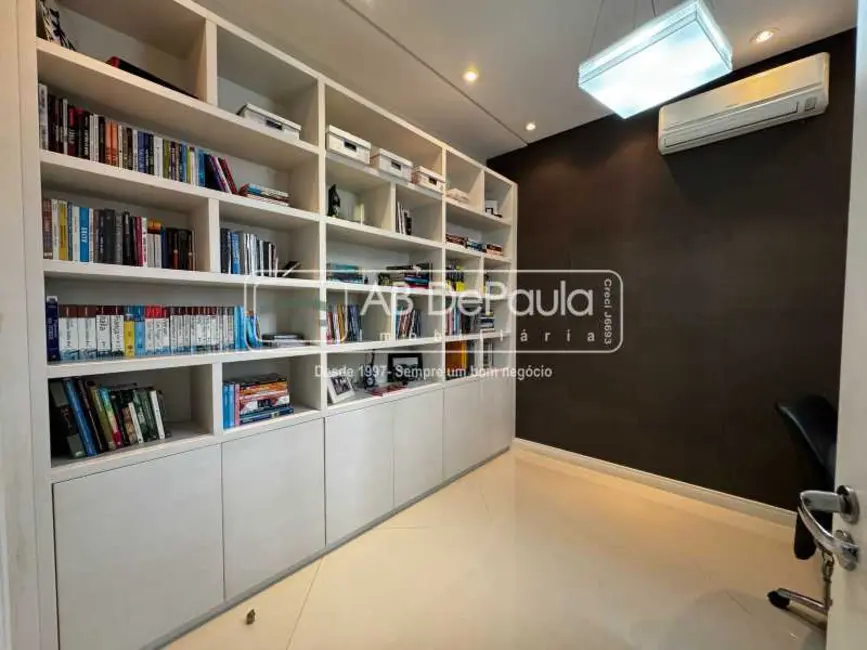 Casa de Condomínio com 5 quartos à venda, 616m2 em Rio De Janeiro - RJ - imagem 2 Foto 2 de Casa de Condomínio com 5 quartos à venda, 616m2 em Rio De Janeiro - RJ