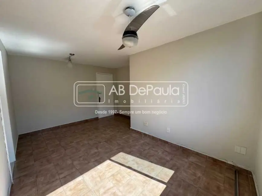 Foto 2 de Apartamento com 2 quartos para alugar, 53m2 em Rio De Janeiro - RJ