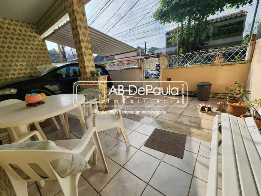 Foto 2 de Casa com 2 quartos à venda, 81m2 em Rio De Janeiro - RJ