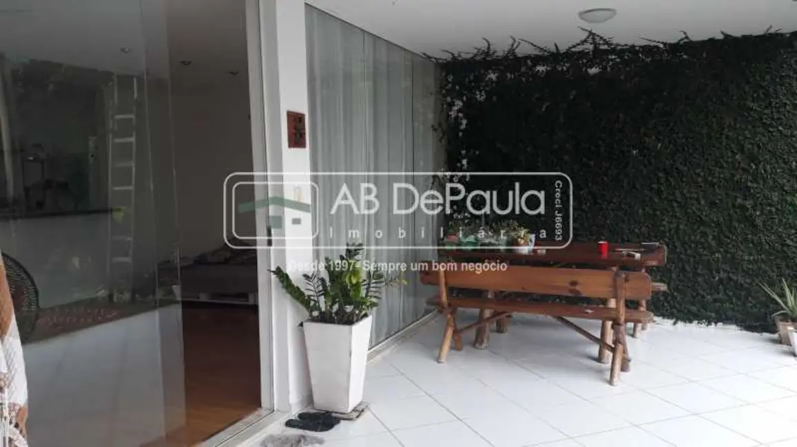 Casa com 3 quartos à venda, 190m2 em Rio De Janeiro - RJ - imagem 2 Foto 2 de Casa com 3 quartos à venda, 190m2 em Rio De Janeiro - RJ