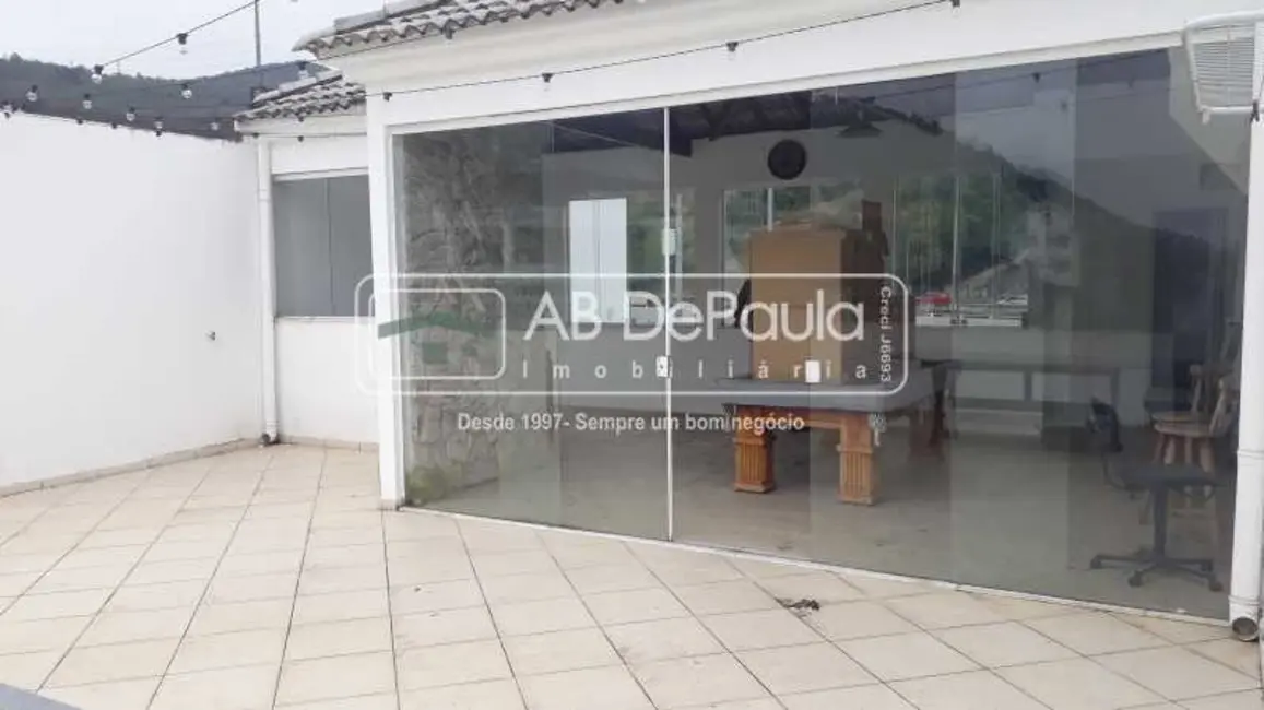 Casa com 3 quartos à venda, 190m2 em Rio De Janeiro - RJ - imagem 1 Foto 1 de Casa com 3 quartos à venda, 190m2 em Rio De Janeiro - RJ