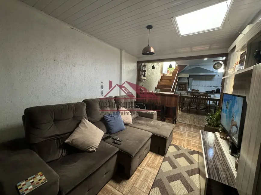 Casa com 3 quartos à venda, 120m2 em Campo Pequeno, Colombo - PR - imagem 3 Foto 3 de Casa com 3 quartos à venda, 120m2 em Campo Pequeno, Colombo - PR