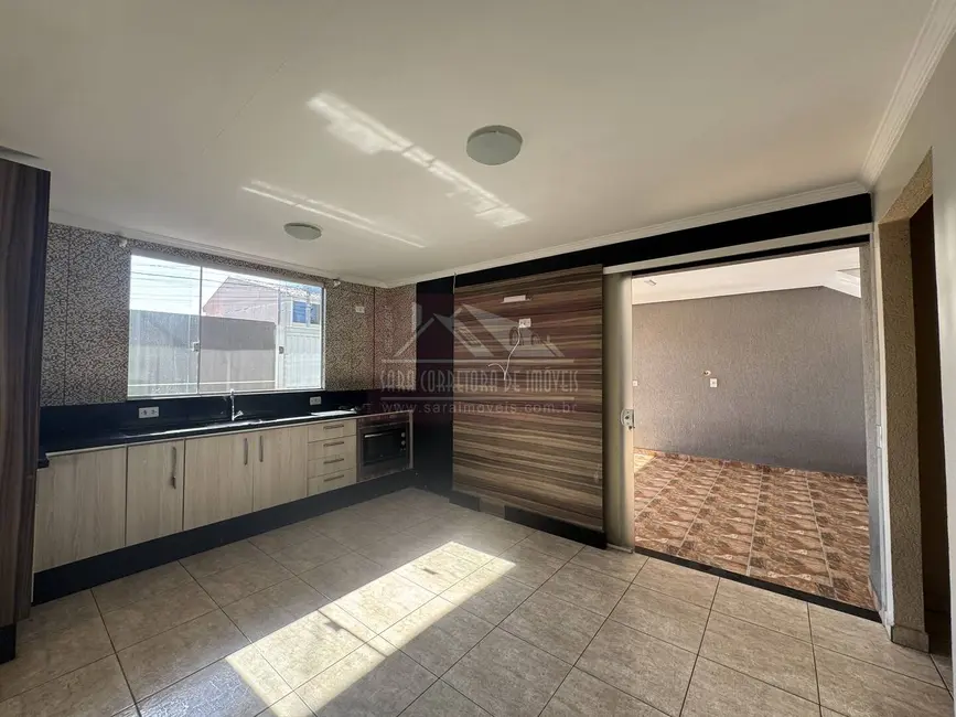 Foto 1 de Sobrado com 4 quartos para alugar, 130m2 em Maracanã, Colombo - PR