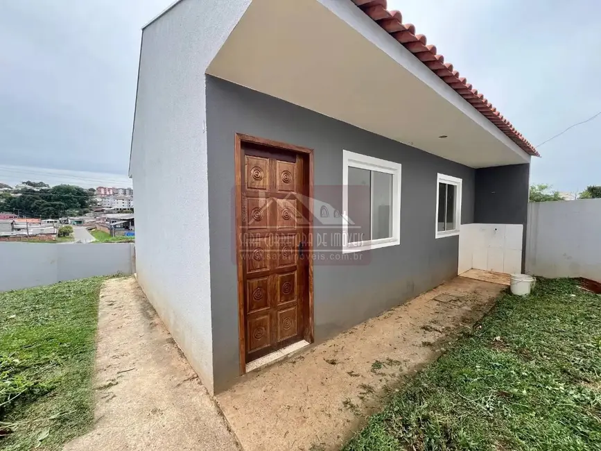 Foto 2 de Casa com 2 quartos à venda, 150m2 em Rio Verde, Colombo - PR