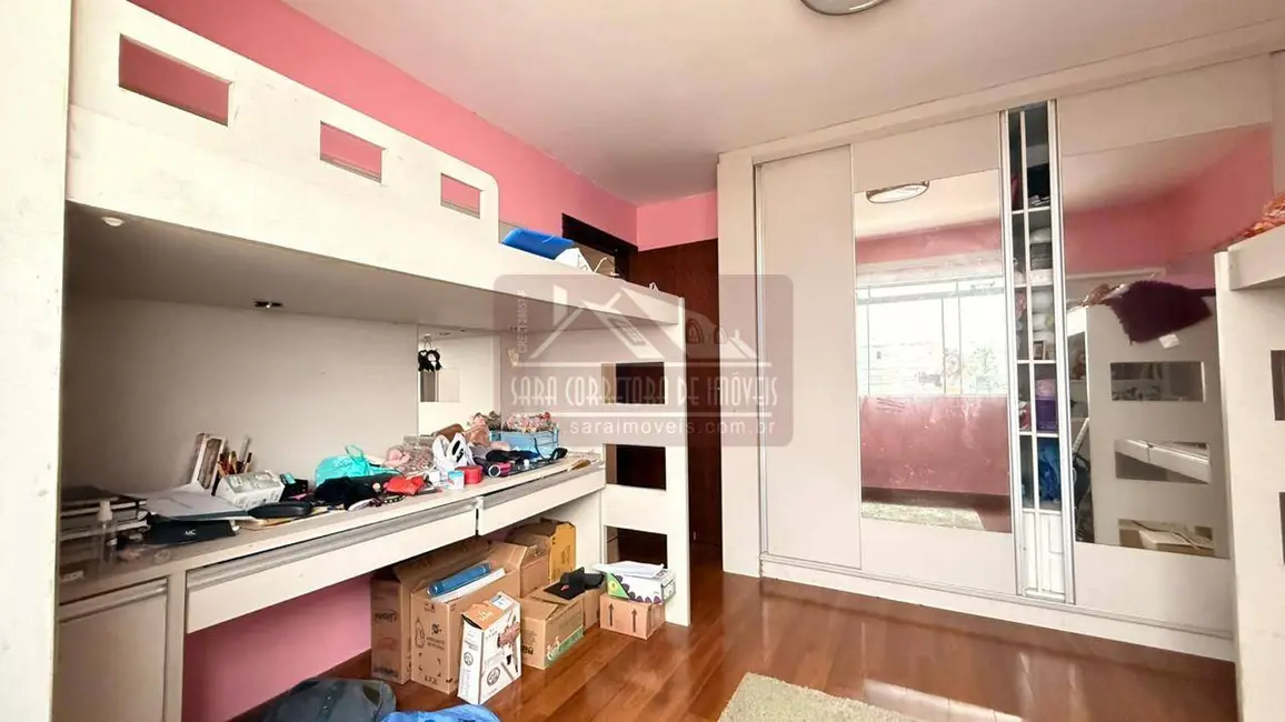Casa com 3 quartos à venda, 200m2 em Jardim Amélia, Pinhais - PR - imagem 7 Foto 7 de Casa com 3 quartos à venda, 200m2 em Jardim Amélia, Pinhais - PR