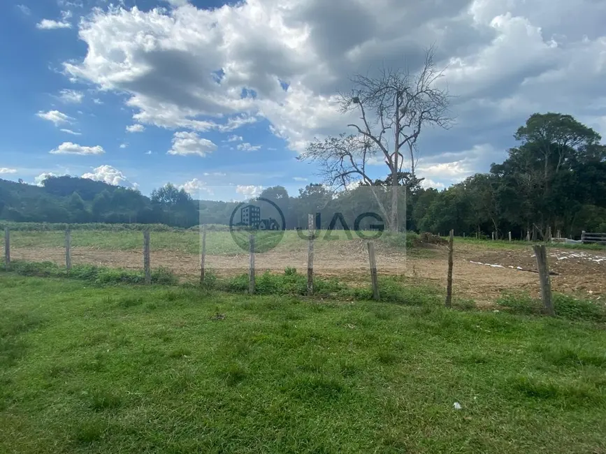 Sítio / Rancho com 6 quartos à venda, 3000m2 em Campina Grande Do Sul - PR - imagem 7 Foto 7 de Sítio / Rancho com 6 quartos à venda, 3000m2 em Campina Grande Do Sul - PR