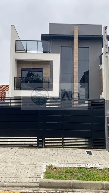 Foto 1 de Sobrado com 3 quartos à venda, 145m2 em Uberaba, Curitiba - PR