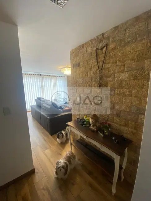 Casa com 3 quartos à venda, 208m2 em Jardim Botânico, Curitiba - PR - imagem 7 Foto 7 de Casa com 3 quartos à venda, 208m2 em Jardim Botânico, Curitiba - PR