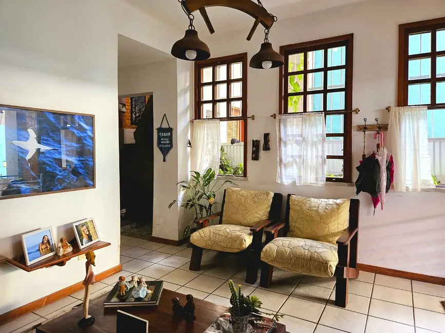 Casa com 4 quartos à venda, 298m2 em Barra, Salvador - BA - imagem 1 Foto 1 de Casa com 4 quartos à venda, 298m2 em Barra, Salvador - BA