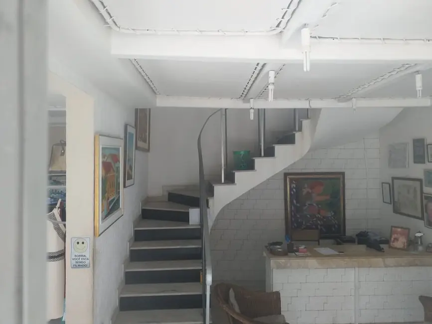 Casa com 4 quartos à venda, 210m2 em Barra, Salvador - BA - imagem 8 Foto 8 de Casa com 4 quartos à venda, 210m2 em Barra, Salvador - BA