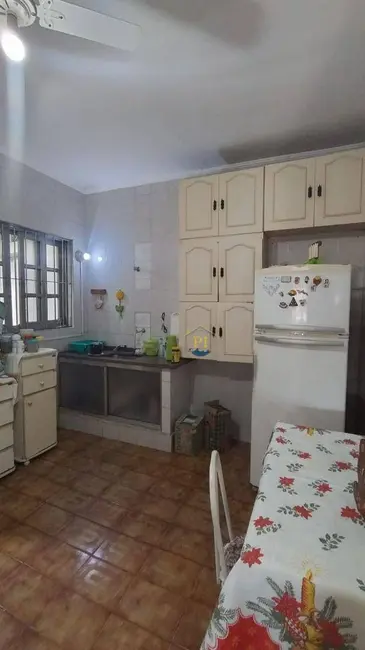 Casa com 2 quartos à venda, 132m2 em Aviação, Praia Grande - SP - imagem 3 Foto 3 de Casa com 2 quartos à venda, 132m2 em Aviação, Praia Grande - SP